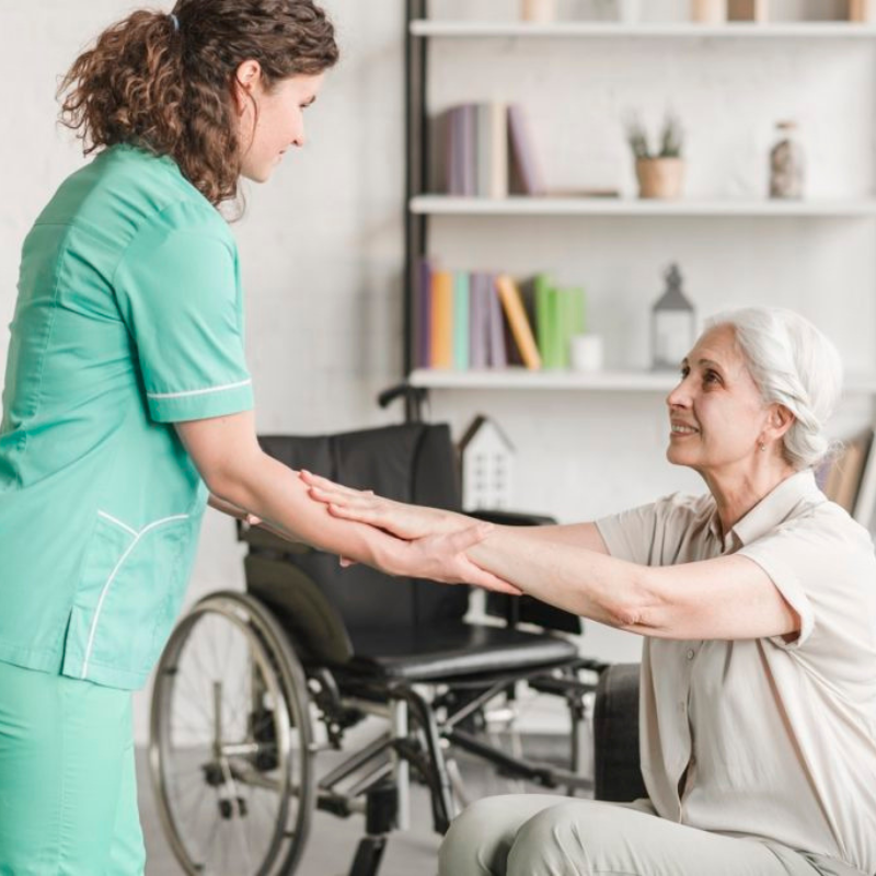 ATENCIÓN Y MOVILIZACIÓN DE PACIENTES EN LAS FUNCIONES DEL TCAE