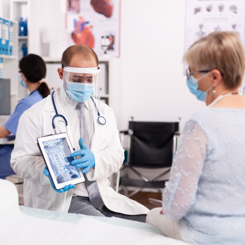 COMPETENCIAS DIGITALES EN EL USO DE SISTEMAS DE INFORMACIÓN SANITARIA