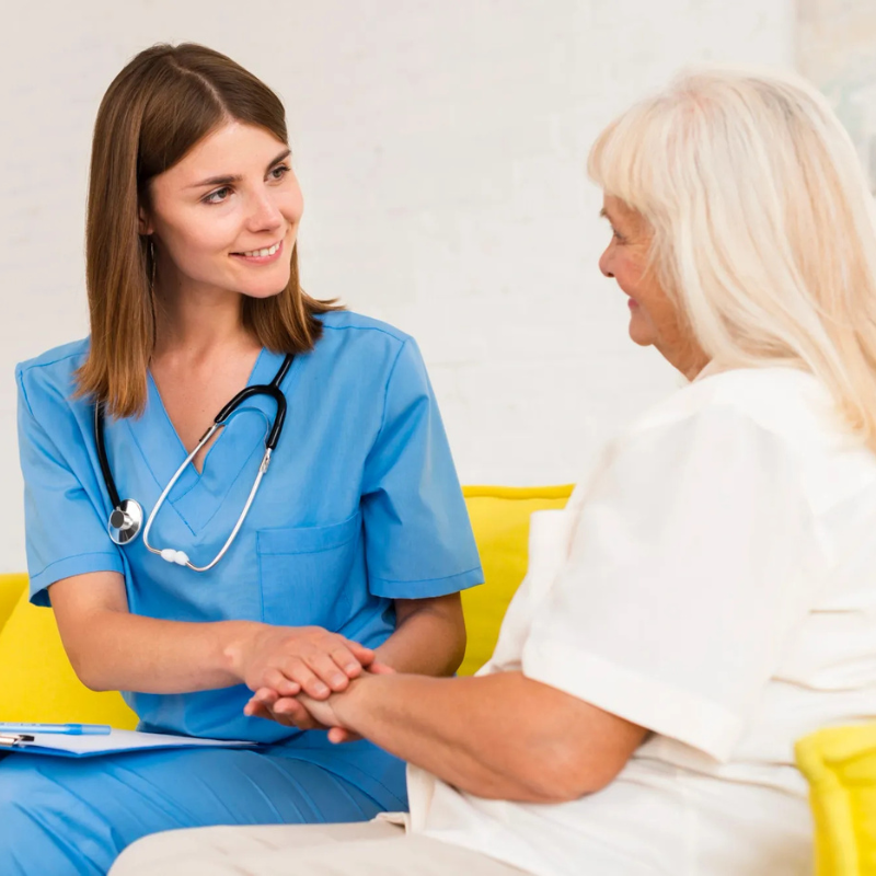 CUIDADO CENTRADO EN LA PERSONA, EMPATÍA Y COMUNICACIÓN