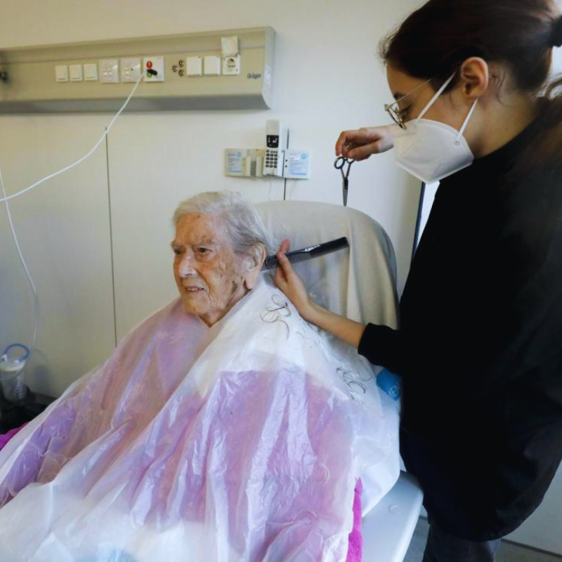 PEINADOS BÁSICOS DE PELUQUERÍA EN CENTROS HOSPITALARIOS