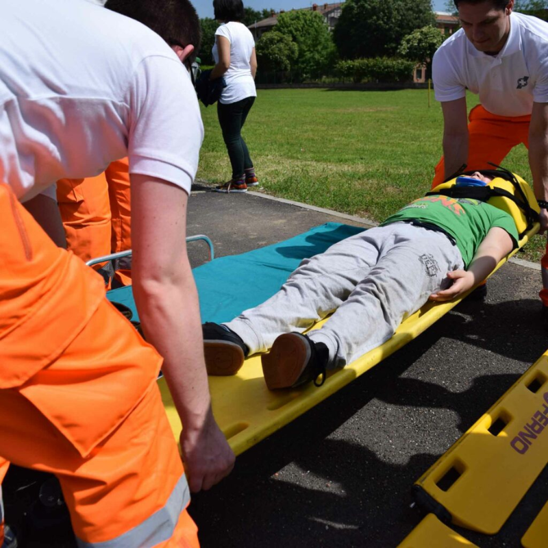 EVACUACION Y TRASLADO DEL PACIENTE EN SITUACIONES DE URGENCIA Y EMERGENCIA