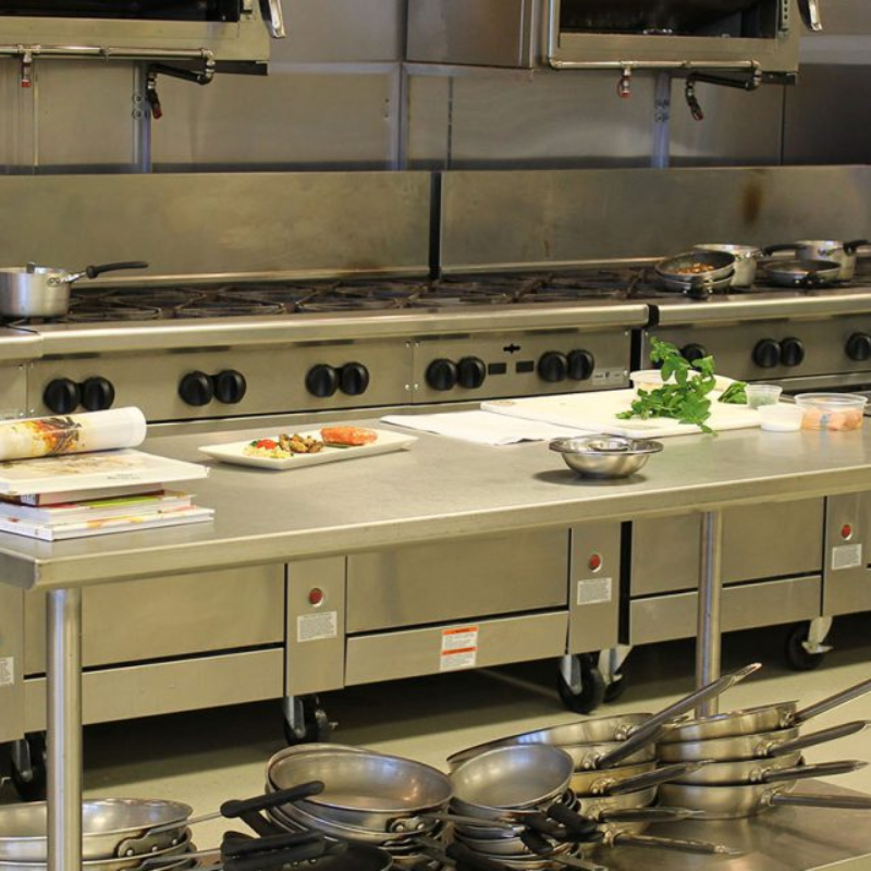 LEGISLACIÓN Y FUNCIONES DEL PINCHE DE COCINA EN INSTITUCIONES SANITARIAS