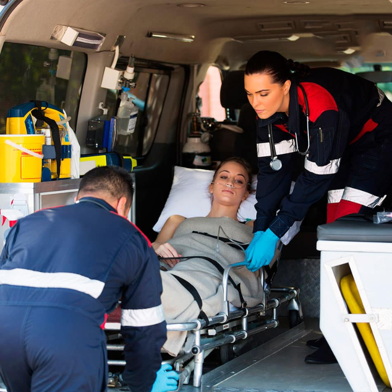 TRANSPORTE SANITARIO, MOVILIZACIÓN DEL PACIENTE Y SVB Y DEA
